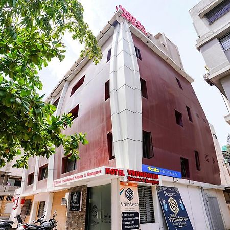 Fabhotel Vrundavan, Athwa Bhatha Exteriör bild